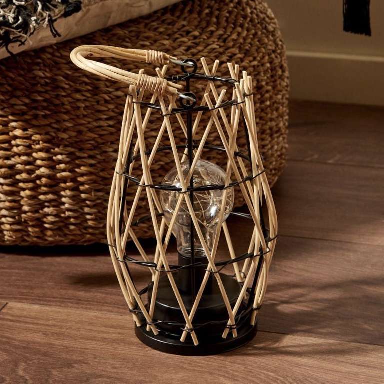 Lámpara tipo farol de hierro y bambú (funciona con pilas).