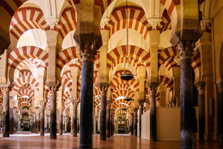 Córdoba frente la Gran Mezquita - Noche en Hotel desde SOLO 21€ por persona (enero+++)