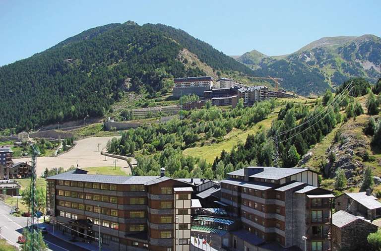 2 Noches en Andorra: Hotel 4* Media pensión + spa desde 65€ [Precio por persona]