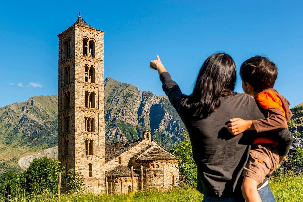Escapada en familia a los Pirineos desde solo 27€/persona (septiembre) en los Apartamentos La Solana (Lleida) con piscina y animación