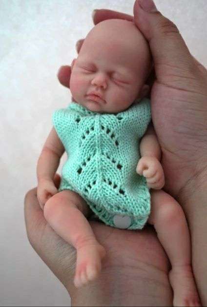 Mini muñeca Reborn