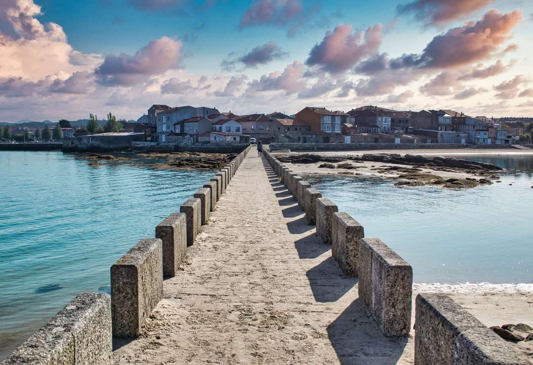 CAMBADOS ¡EL ENCANTO DE LA COSTA GALLEGA!. Desde 2 NOCHES: HOTEL con DESAYUNOS cerca de la playa | Cambados (ago)