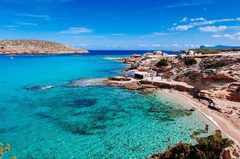 Tres días de escapada en Ibiza: Hotel Todo Incluido con traslado en Ferry desde Valencia en el Puente de Mayo Desde 161€ PxP