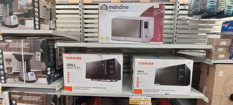 Microondas Toshiba W2A23G en Outlet del Carrefour Ciudad de los Ángeles, Madrid.