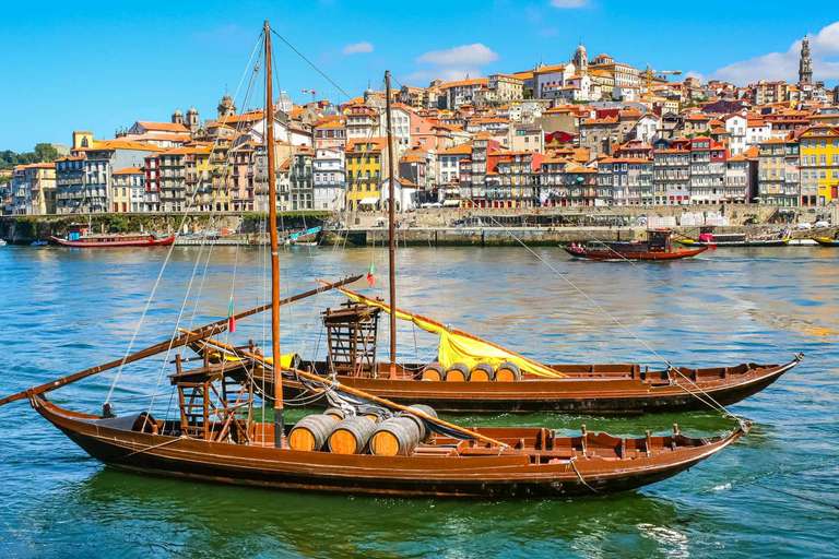 Portugal: Hotel 3* + paseo en barco por los seis puentes desde 37€ persona/noche (NOV - DIC)