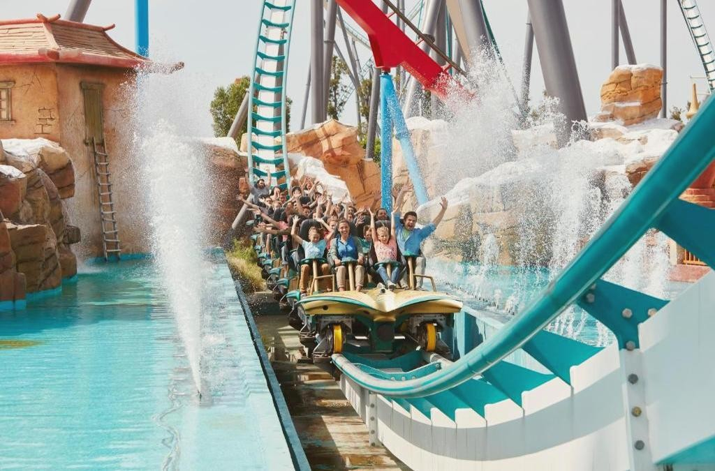 SALOU ¡2 noches! en HOTEL 4* con MEDIA PENSIÓN y PISCINA+ENTRADAS a PORT AVENTURA PARK y FERRARI LAND desde 115€ en septiembre