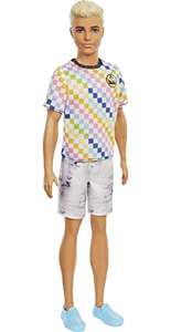 Barbie Ken Fashionista Muñeco rubio con camiseta a cuadros de colores y accesorios de moda de juguete (Mattel GRB90)