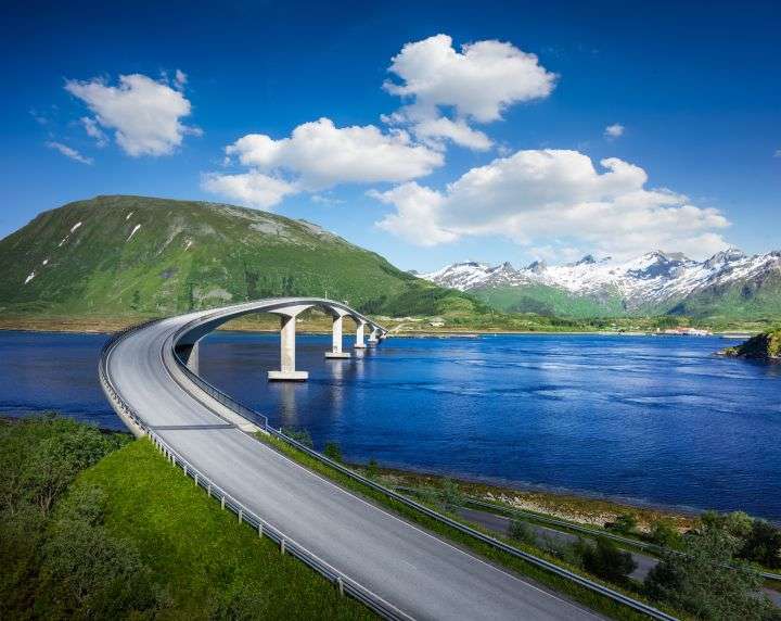 Ruta de 8 días por los Fiordos Noruegos. Bergen, Ålesund y más con vuelos, hoteles, coche de alquiler y seguro (noviembre)