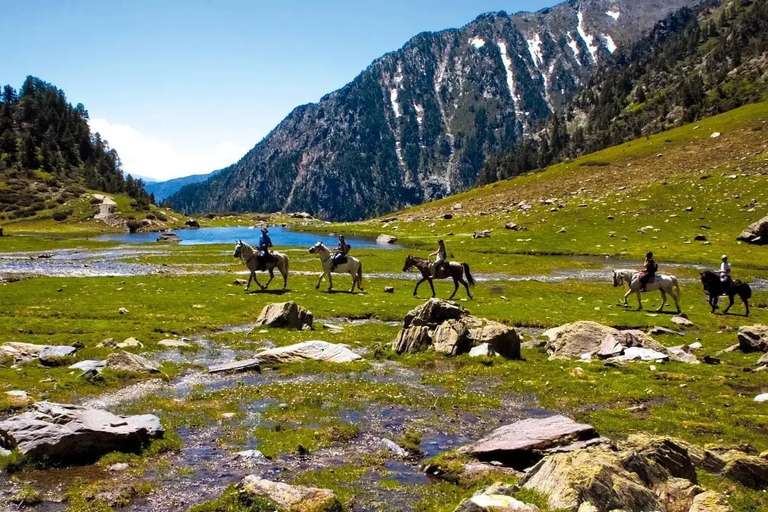 Explora la naturaleza de los Pirineos Andorranos a caballo y hospédate en el Hotel 3* Desde 43€ PxP / Día