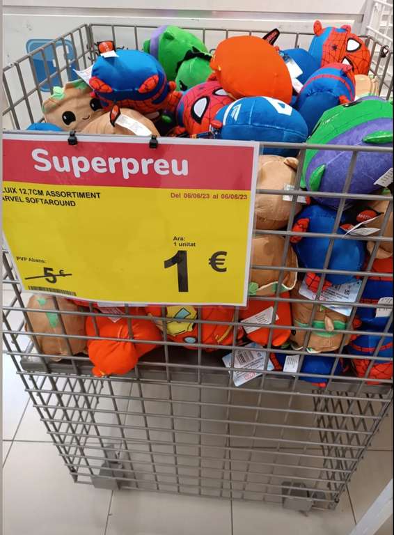 Peluches pequeños Marvel en Carrefour Reus