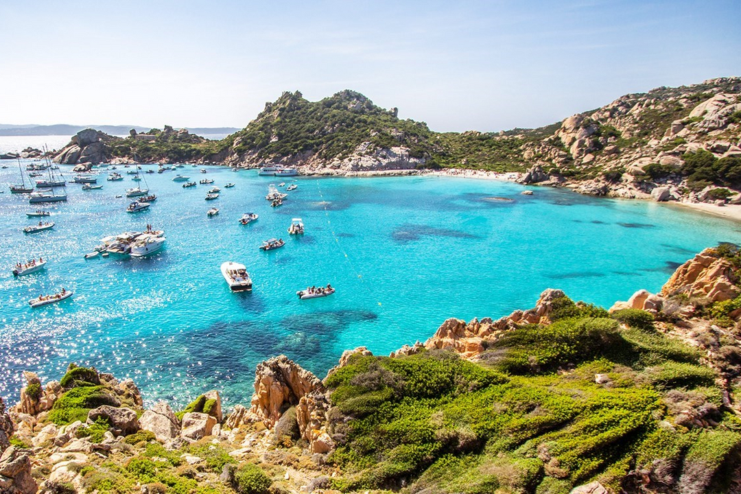 CERDEÑA ¡Vuela al Paraiso! ¡5 NOCHES!+VUELOS Directos+APARTAMENTOS céntricos a un paso de la playa con PISCINA | Badesi (Sept)