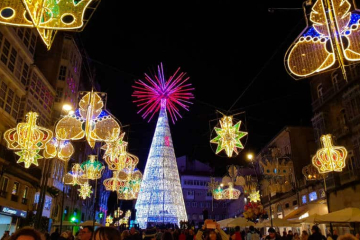 Escapada para ver las luces de Navidad de Vigo-Hotel desayunos y tour con guía por iluminación navideña.Fechas hasta principios de Enero