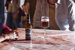 Mahou Maestra Doble Lúpulo - Cerveza Lager Tostada, 7.5% Volumen de Alcohol - Pack de 24 Botellines x 33 cl