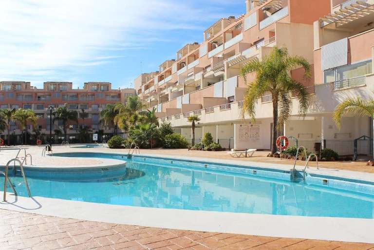 8 noches en julio por 716 euros el apartamento en el Complejo Turístico Marina Rey en Vera (Almería) a escasos metros de la playa