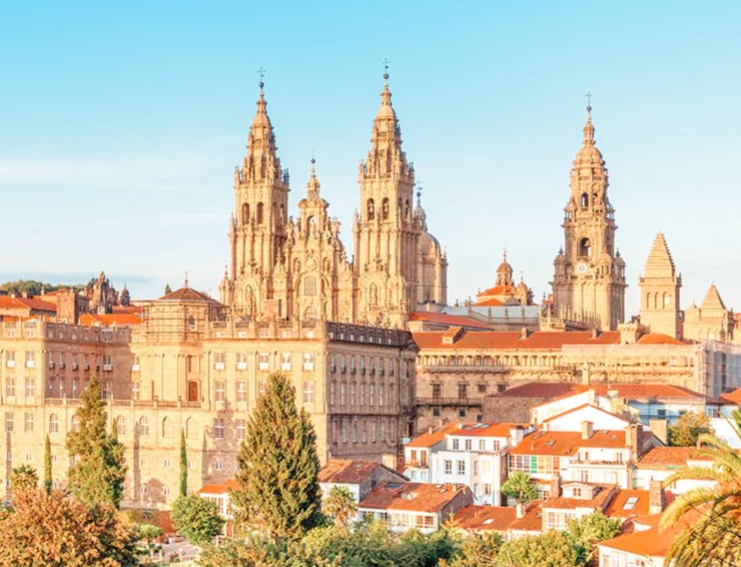 ¿Escapada a SANTIAGO DE COMPOSTELA? Tu HOTEL 4*+DESAYUNO ideal para descubrirla (oct)