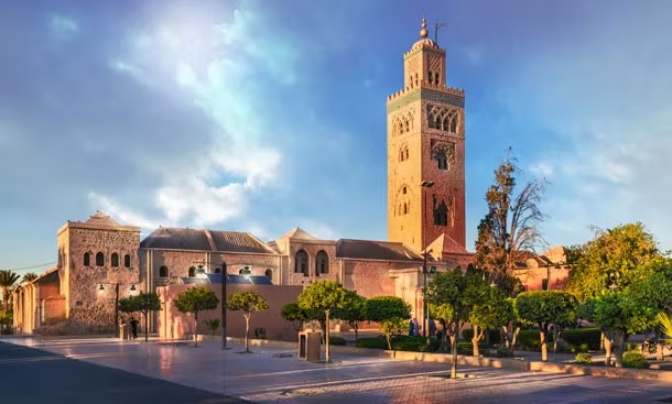 Escapada a Marrakech en septiembre desde Málaga con vuelos y 5 noches de hotel 4* 305€ (152€ por persona)