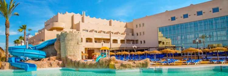 Media Pensión hotel 4* junto al Cabo de Gata Retamar: Precio por noche con NIÑO GRATIS ¡Y descuentos especiales! por 33 euros PxPm2