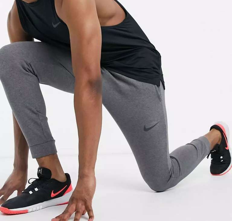 Pantalón Nike tapered Dri-Fit