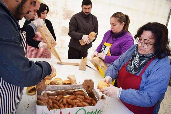 CHOLLAZO IBERICO -1.600 bocadillos para celebrar el Día del Chorizo GRATIS