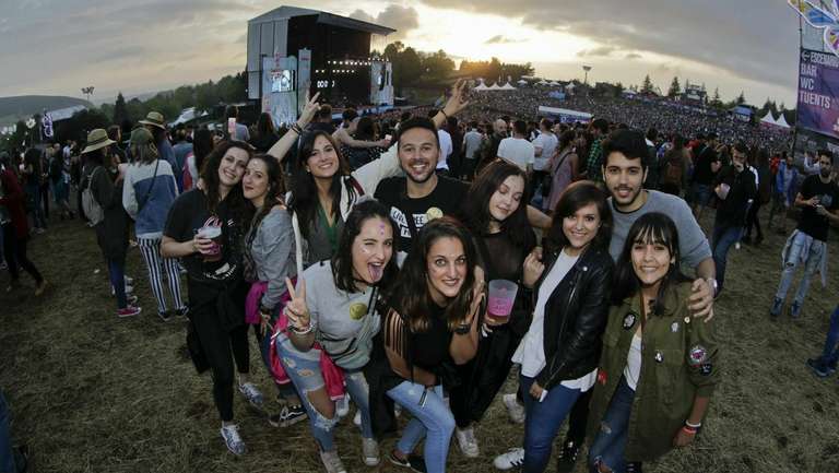 Festival "Gratis" para Jóvenes (Galicia) Trabajando como voluntariado