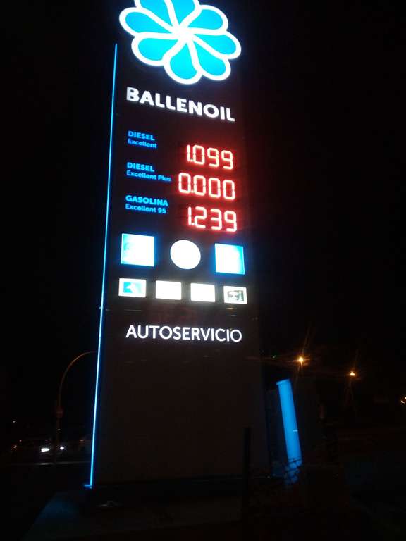 Apertura gasolinera Ballenoil-  Diesel 1,09€ Gasolina 1,23€ (Junto a la M-40)