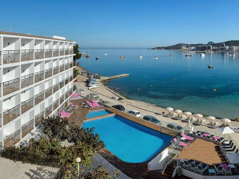Semana Santa en Ibiza 120€/p: 3 noches en hotel 3* con desayuno + vuelos desde Valencia