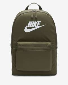 унищожаване Опитен човек акробатика mochila nike verde Канада доказателство  Кока Кола