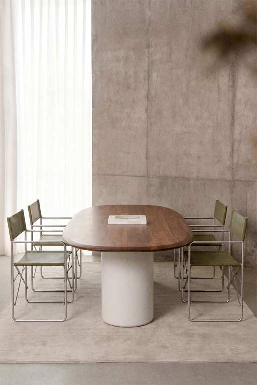 Imagen de Mesa de comedor ovalada en MDF y c