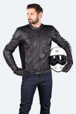 Equipamiento para moto: Qué ropa hay que llevar según la DGT y cuál es la  mejor | Neomotor: coches, motos y todo motor
