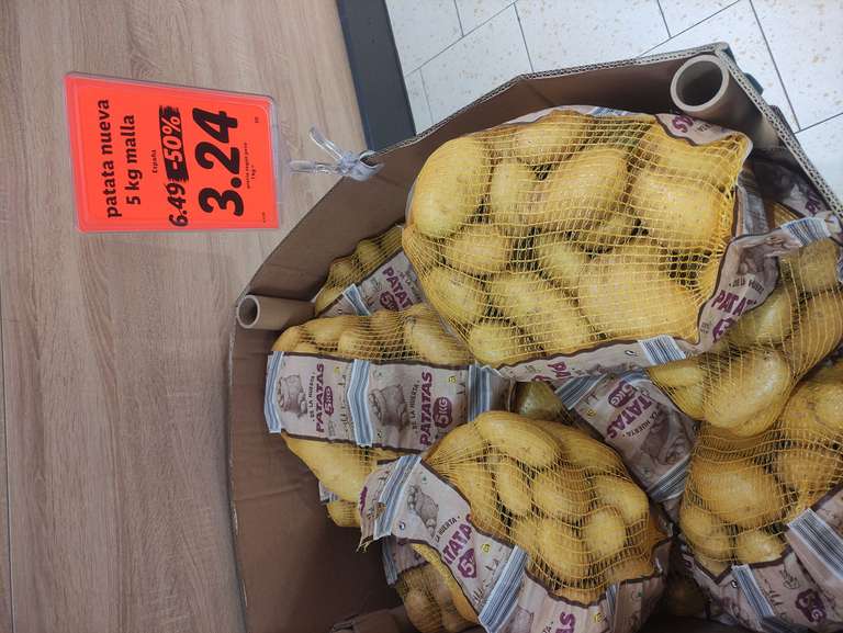 Saco de 5kg de patatas a 3.24€ en LIDL. 0.64€/kg