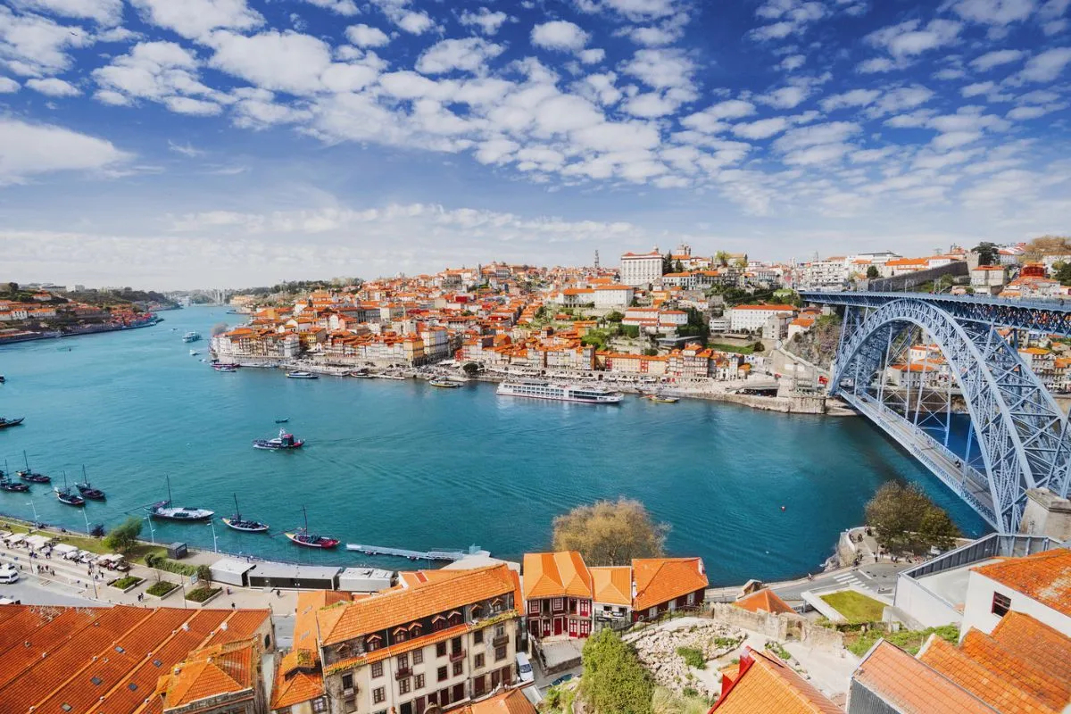 PORTUGAL "OPORTO" 5 Días Vuelo + Alojamiento Desde 120€ Octubre / Varios puntos de España P.P ( Madrid, Málaga , Valencia , Alicante etc )