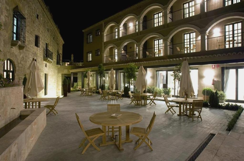 JAÉN (Mengíbar): duerme en un PALACIO del siglo XV convertido en HOTEL 4*+DESAYUNO ¡con acceso al SPA! (ago-sep)