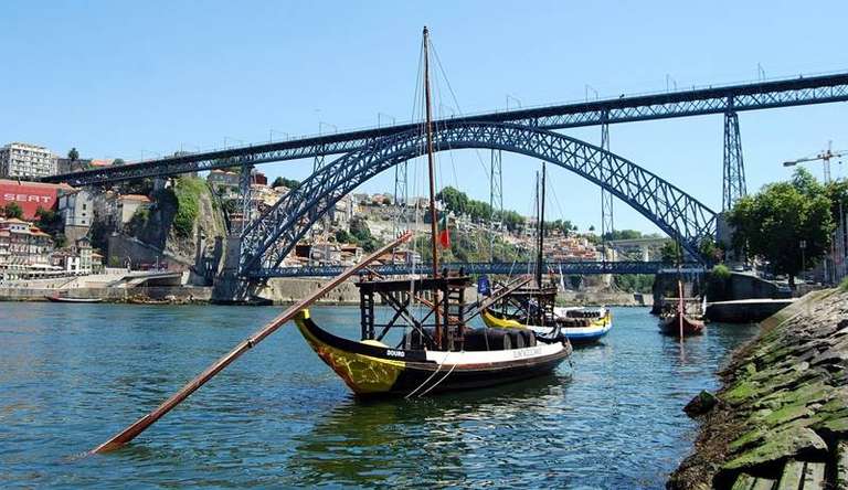 Hotel + ruta en barco por los 6 puentes del río Duero en Oporto Desde 34€ PxP / Día