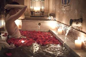Escapada romántica a Granada Hotel 4* + Baño relajante con Masaje desde 76€/pp y noche [Hasta octubre]