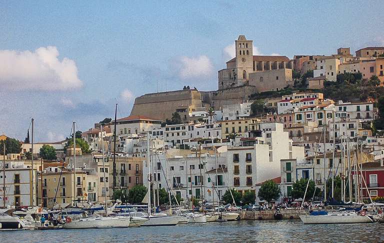 Ibiza y Mallorca!! 8 días con 3 vuelos + hoteles + traslados por 310 euros!! PxPm2 Octubre