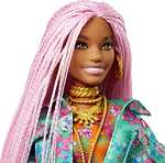 Barbie Extra - Muñeca articulada con trenzas rosas y ropa de flores, accesorios de moda y mascota