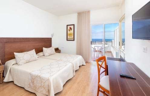 Tenerife: 3 Noches en hotel 4* + desayunos + vuelos desde 121€ por persona (noviembre)