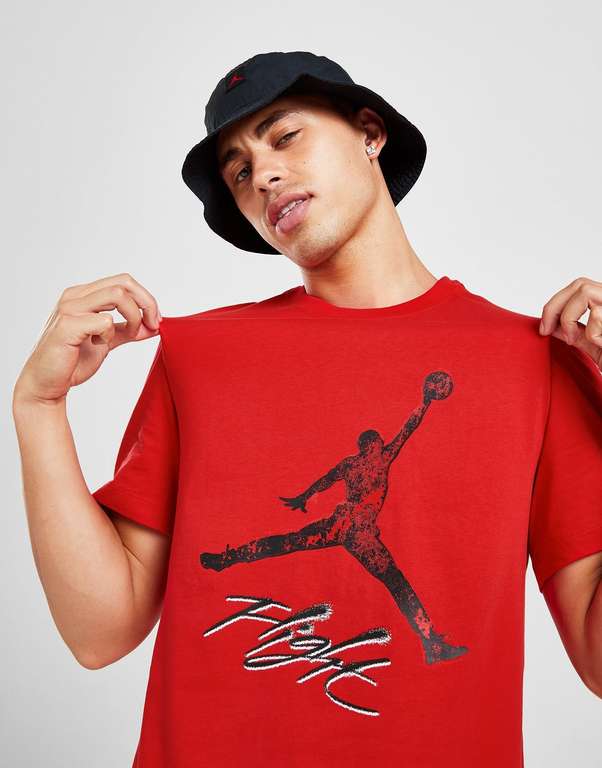 Selección camisetas hombre ( Levi's,Vans y Nike ) + descuento extra 22% App + recogida gratis tienda