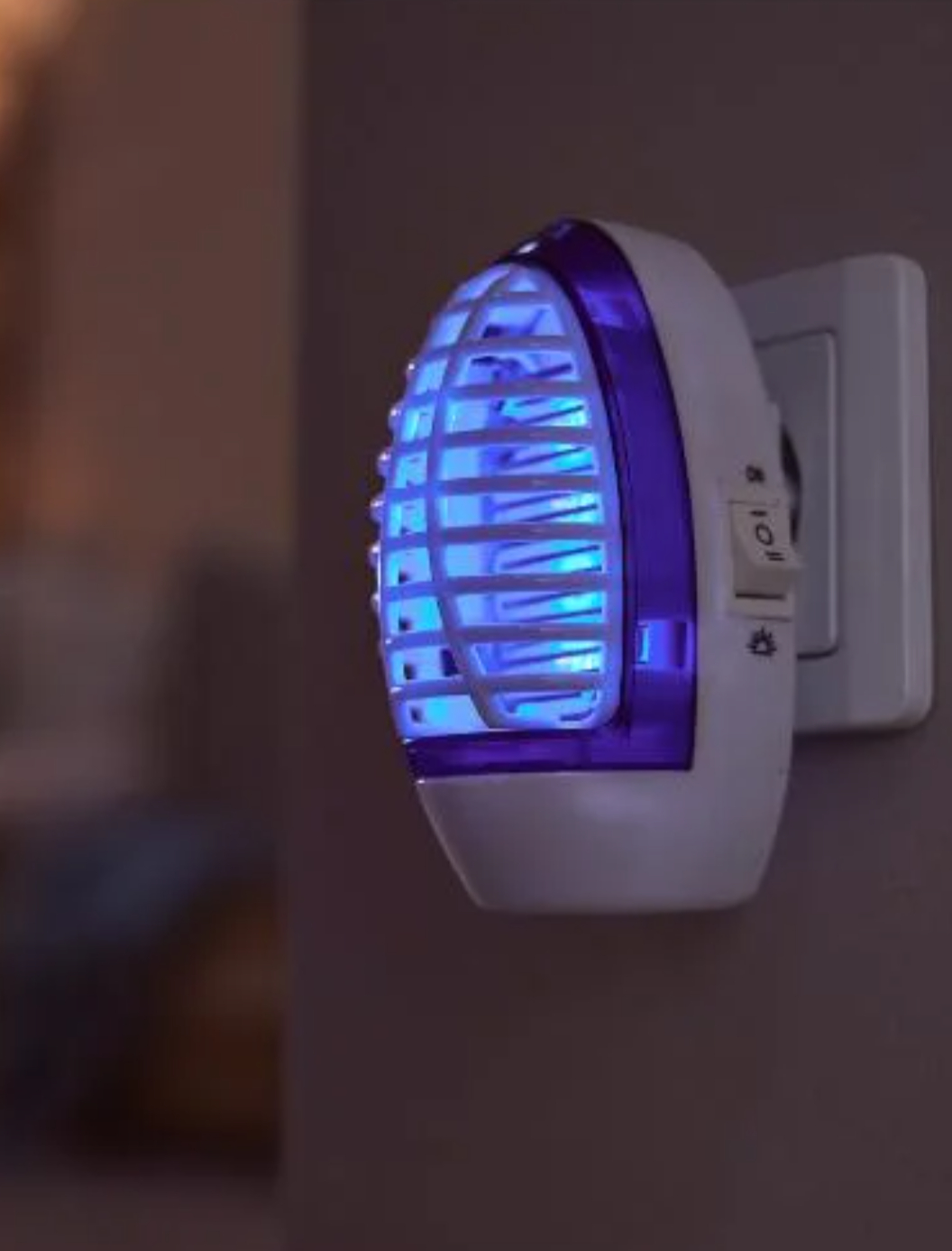 Enchufe anti mosquitos UV