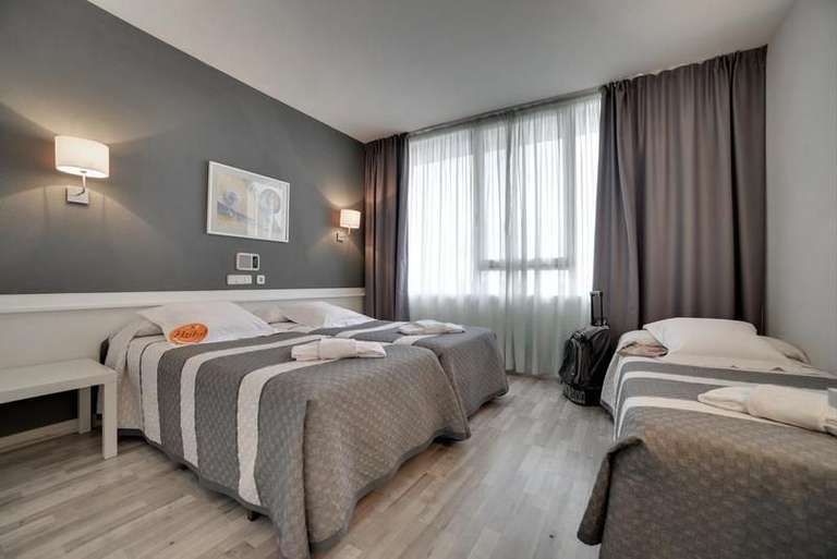 Sendaviva (Navarra): Hotel 3* + Entradas, 2 adultos + 1 niño 42€/persona (mayo y junio)
