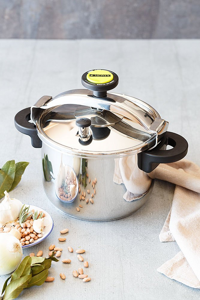 MONIX Classica | Olla a Presión Tradicional de 8 litros Acero inoxidable 18/10, apta para todo tipo de cocinas incluso inducción