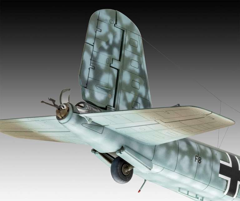 Maqueta Revell 03913 del bombardero alemán Heinkel He177 A-5 "Greif" en escala 1:72 de nivel 5 de dificultad