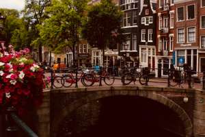 Amsterdam Vuelos+Hoteles del 4-9 de abril desde 402.09 por persona