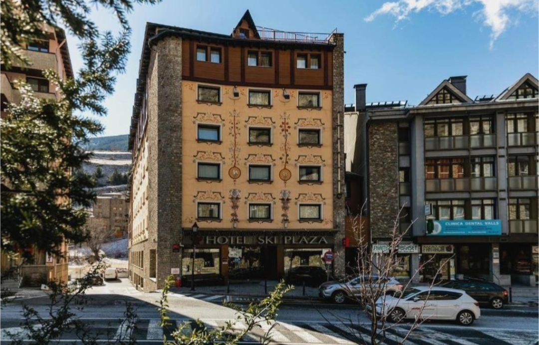 Escapada a Andorra: Noche en Hotel Ski Plaza & Wellness 4* (Canillo) en Media Pensión desde 41€/pers en Buscounchollo (Solo App)