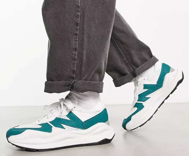 Zapatillas de deporte New Balance 5740 color blanco hueso y verdes