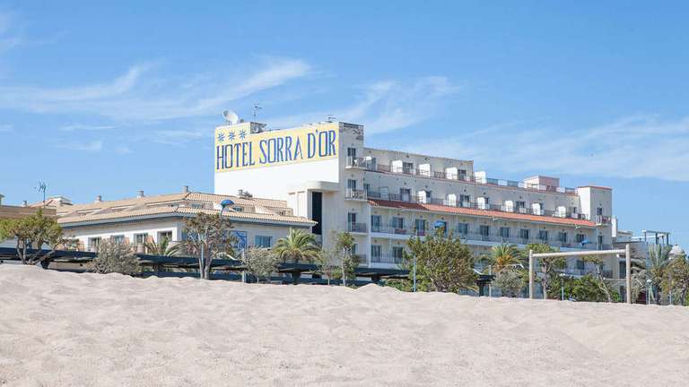Escapada a Malgrat de Mar, Cataluña, desde solo 63€ en régimen de media pensión en Hotel 3* [Precio por noche, para dos, en Mayo-Octubre]