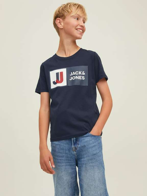 Camiseta tallas 128 a 176 en 3 colores 7.99€. Y Jack & Jones Camiseta de manga corta de niño de 7-8 años por 4€ en el Corte Ingles.
