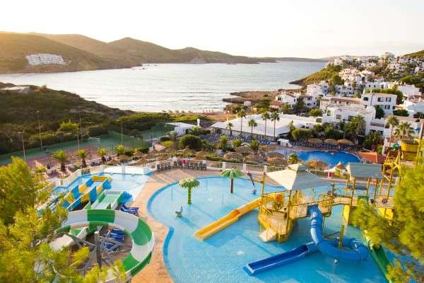 ¡Menorca! Del 6 al 12 Mayo, 6 noches en apartahotel dentro de un resort 4* 114€ (PXPM2)