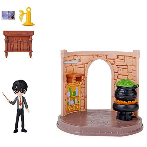 Harry Potter Magical Minis Wizarding World - Set Aula de las Pociones con 1 figura Harry Potter Exclusiva 8cm y 3 Acc.