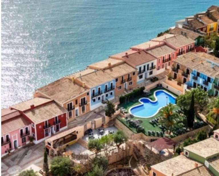 Costa Blanca ¡Con vistas al mar! 2 noches de hotel 4* junto al mar con desayunos incluidos por solo 64€ (PxPm2) (Abril y Mayo)